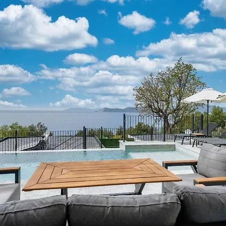 فيلة Sleeps 4, Sea View Awz 274 *